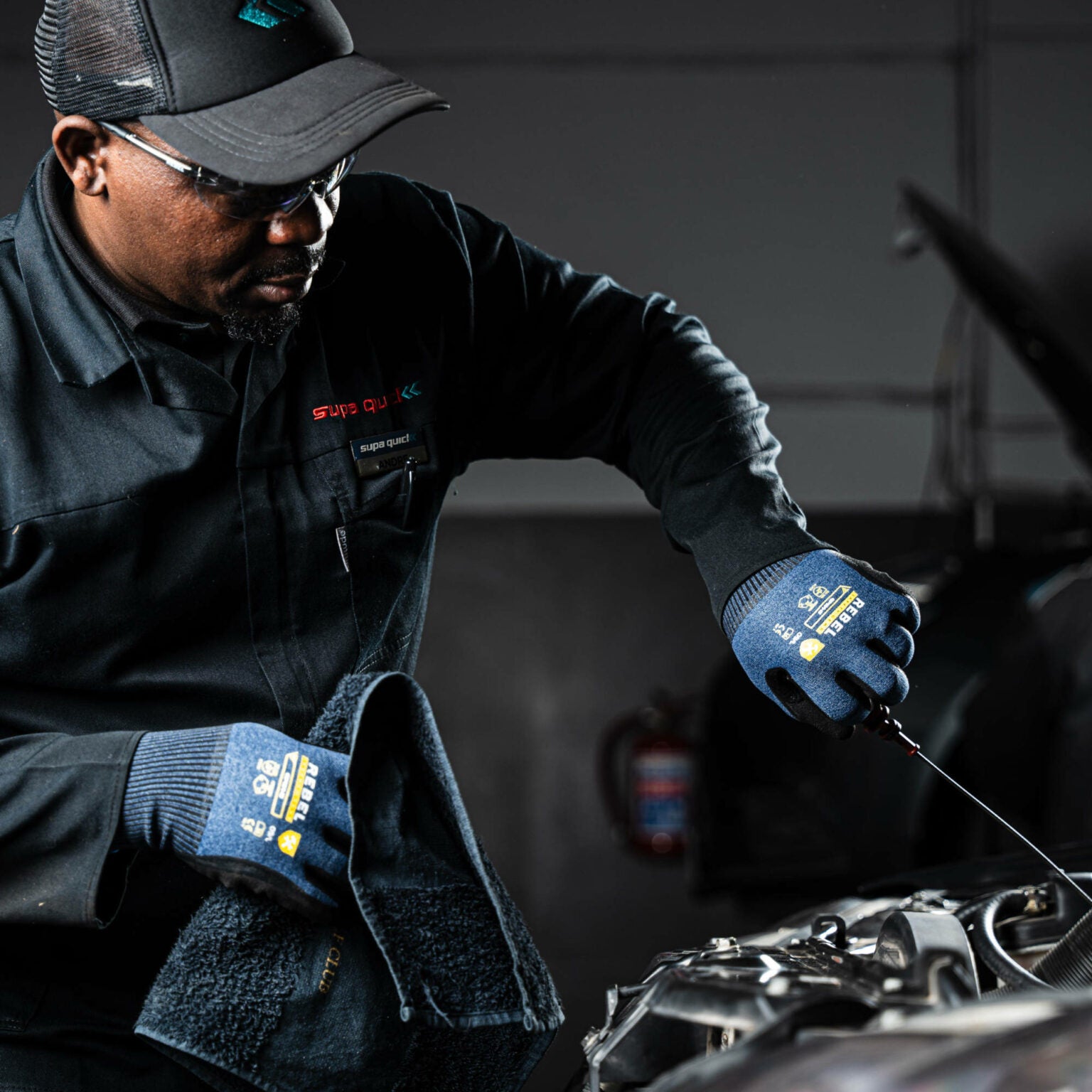 REBEL Versa Wrist Length Gloves